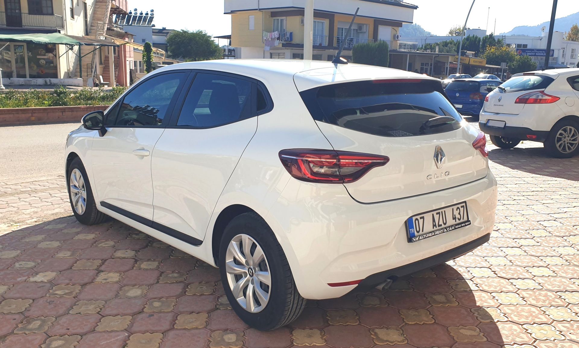 Renault Clio X-Tronic TCE Automatic